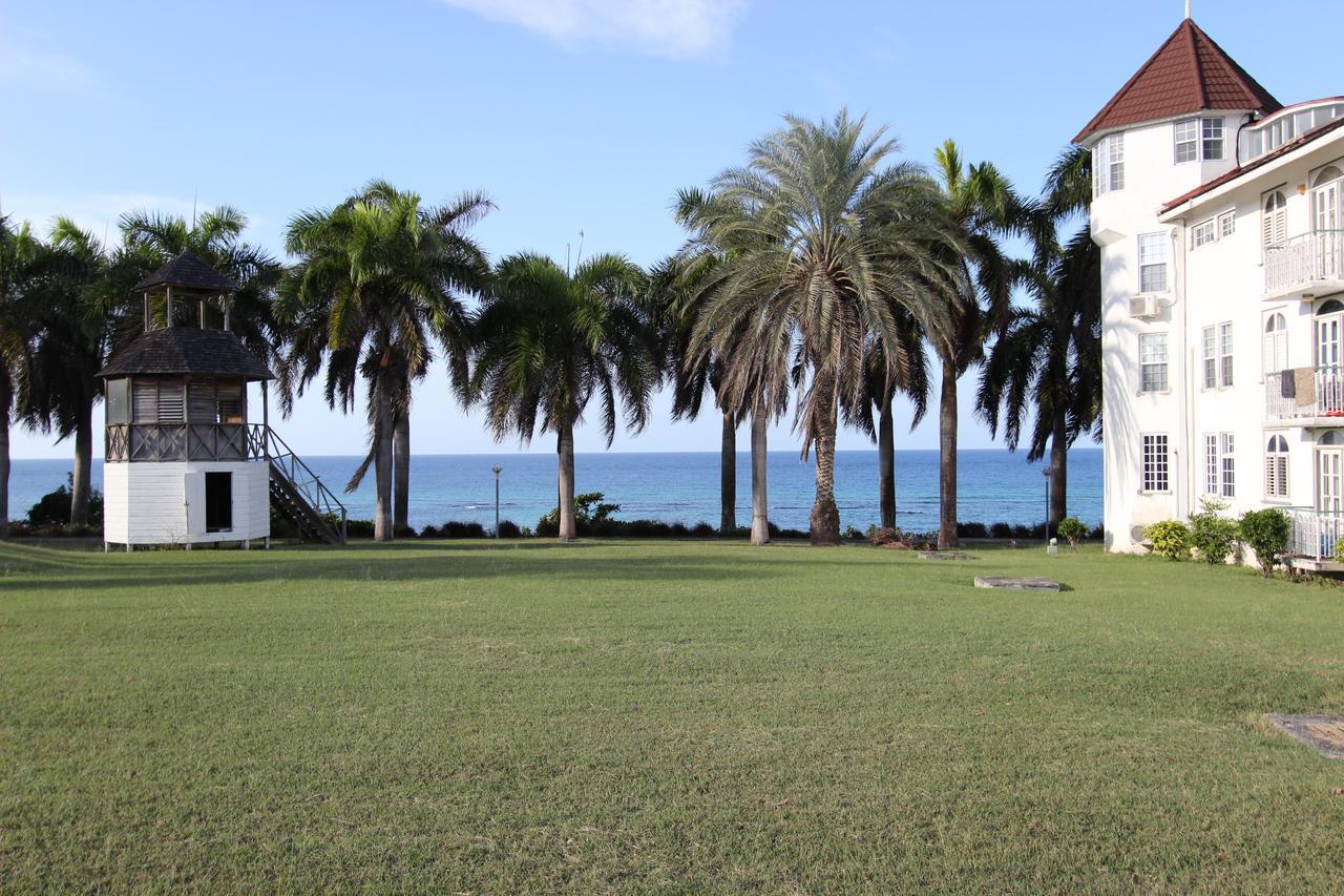 Seacastles By The Beach/Pool Montego Bay Exterior photo